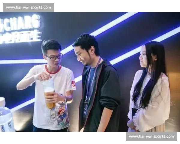 电竞选手直播首秀，粉丝疯狂打Call！